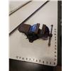 Image 2 : BLUE BENCH VICE AND BOWSAW