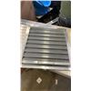 Image 3 : LOT OF 20" X 20" LOUFERS