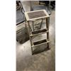 Image 2 : 2 FOLDING CHAIRS AND FOLDING STEP STOOL