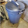Image 2 : RUBBERMAID LOCK LID GARBAGE CAN WITH WHEELS AND EASY WHEELS SHOPPING CART