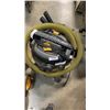 Image 2 : DEWALT 10 GALLON STAINLESS WET/DRY SHOPVAC WORKING