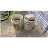 Image 1 : 2 PAILS OF GRINDING / CUTTING DISCS AND METAL CHAIN