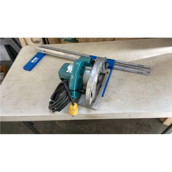 MAKITA CIRCULAR SAW WORKING WITH RIP CUT SQUARE