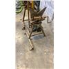 Image 2 : 2 SCISSOR JACK SHOP STANDS, WELDING CART, 3 SLEDGEHAMMERS AND CROWBAR