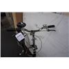 Image 2 : BURGANDY SCHWINN BIKE
