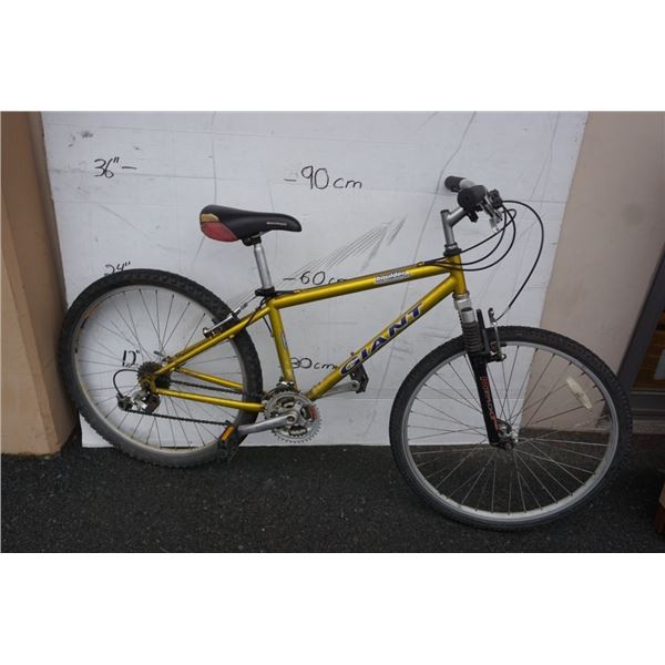 YELLOW GIANT BIKE