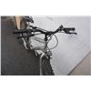 Image 2 : SILVER NO BRAND BIKE