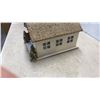 Image 5 : GLITTER ILLUMINATED HOUSE