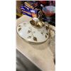 Image 2 : FLYING SAUCER LAMP AND HANGING GLASS LAMP