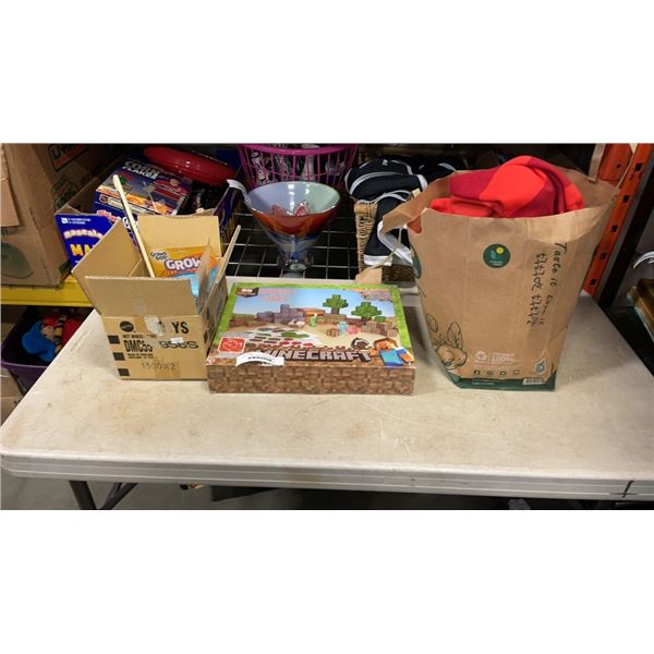 SNORLAX VMAX GIANT POKEMON CARD, MINECRAFT PAPER CRAFT SET, GROW DINOSAUR, MINI HOCKEY STICK AND KID