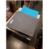 Image 1 : 100 NEW ABSORBANT LARGE SPILL PADS AND 3 NEW WATERPROOF FOLDING PADS