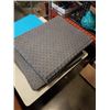 Image 2 : 100 NEW ABSORBANT LARGE SPILL PADS AND 3 NEW WATERPROOF FOLDING PADS
