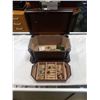 Image 1 : JEWELRY BOX WITH CONTENTS