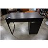Image 1 : BLACK PEDESTAL DESK