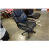 Image 2 : 2 ROLLING OFFICE CHAIRS