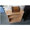 Image 1 : MAPLE FINISH SHELF AND DECORATIVE BOX