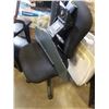 Image 2 : GAS LIFT OFFICE CHAIR AND KEYBOARD TRAY