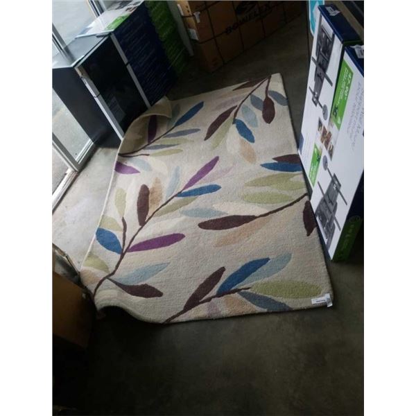 MULTI COLOR AREA CARPET - APPROX 5 X 8 FOOT