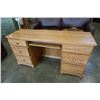 Image 2 : 6 DRAWER OAK DESK