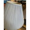 Image 10 : PAIR OF BLUE CERAMIC TABLE LAMPS