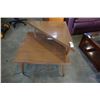 Image 1 : MID CENTURY ENDTABLE