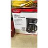 Image 2 : CASED PUTTING SET AND COFFEE MAKER