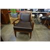 Image 2 : WOOD FRAMED CHAIR