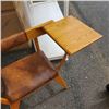 Image 3 : CUSTOM LEATHER SEAT TELEPHONE TABLE