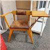 Image 4 : CUSTOM LEATHER SEAT TELEPHONE TABLE