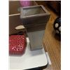 Image 10 : 2 BOXES OF ART GLASS, VASES, CUT TO CLEAR VASE