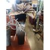 Image 2 : 2 VASES WITH ARTIFICIAL FLOWERS
