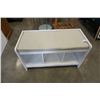 Image 2 : WHITE ENTRANCE BENCH