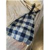 Image 2 : 2 BROOKSTONE  HEATED BLANKETS 50" X 60" BOTH WORKING ONE CORD