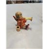 Image 8 : 3 HUMMEL FIGURES
