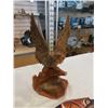 Image 2 : 2 CARVED NATIVE ANIMALS