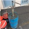 Image 3 : 4 BUCKETS OF HYDRAULIC AND GEAR OIL