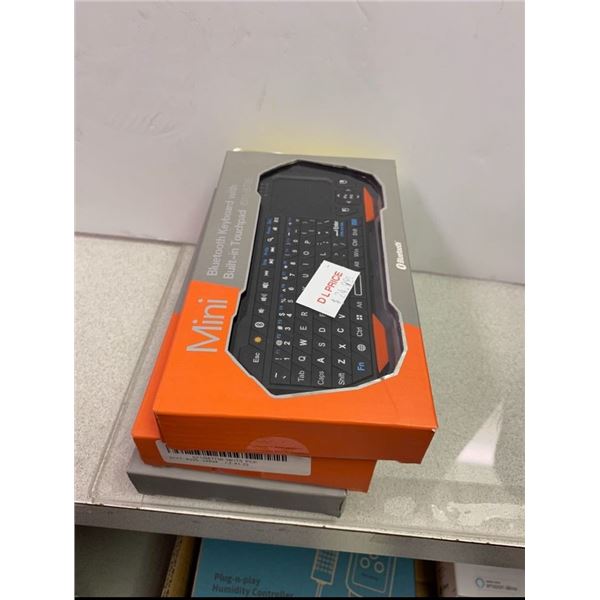 Mini Bluetooth Keyboard with Built-in Touchpad  IS11-BT05 - 3 quantity