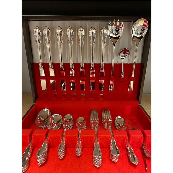 Cutlery Set in Wood Box - Not complete - Roger Brothers Reflection 1847