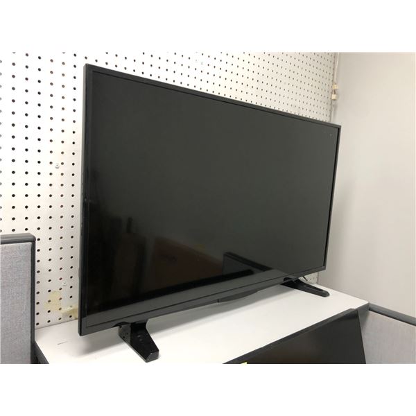 INSIGNIA 40in  TV with plugs but no remote