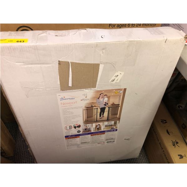 Dreambaby Newport - Adapta-Gate - three modular panels - 85.5cm to 210cm wide