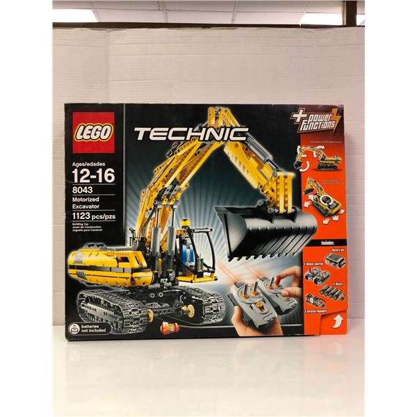 LEGO Technic 8043 Motorized Excavator - 1123 pieces - Boxes has been opened looks complete