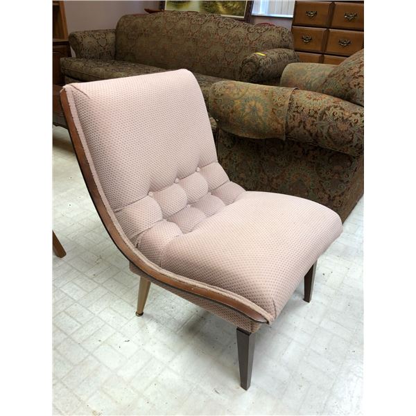 Sloop Back Vintage Chair - approx. 24in x 29in x 31 1/2in
