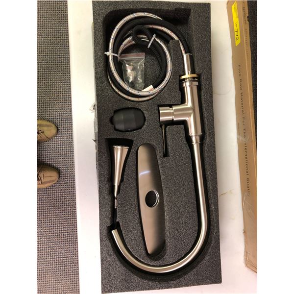 CEAVMLSR - Stainless Steel Pull Down Kitchen Faucet