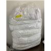 Image 1 : Group of Six Hotel Quality Pillows - Standard Size