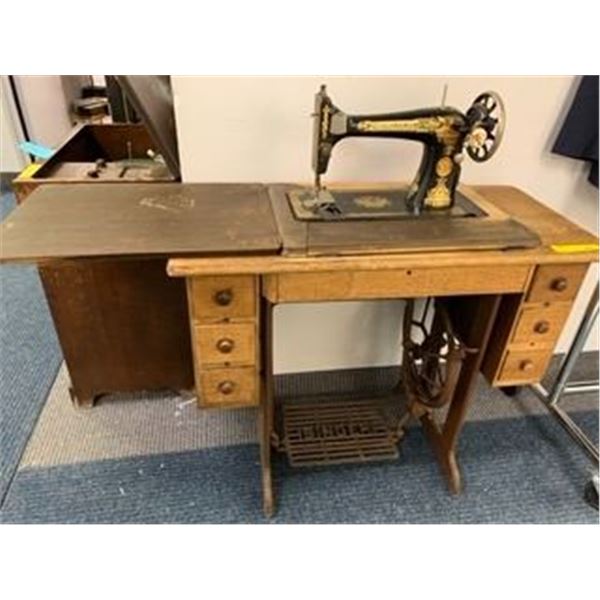 Singer Sewing Machine in original Singer sewing Table with Foot Control - approx 34 x 16 x 32in
