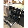 Image 2 : FIGIDAIRE STAINLESS STEEL PROFESSIONAL BUILT IN DISHWASHER #FPID2498SFBA