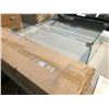 Image 2 : 2 30" RECTANGULAR GLASS WIND GUARDS