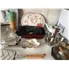 Image 2 : Various Serving Dishes, Rooster Bun Warmer, Oven Mitts, Trivets, Cheese Board, Condiment Dishes, Wei