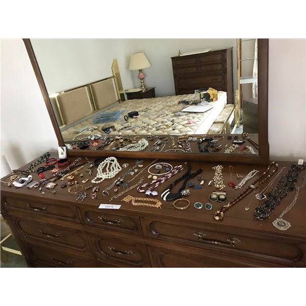 Large assortment of Jewellery