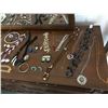 Image 2 : Large assortment of Jewellery